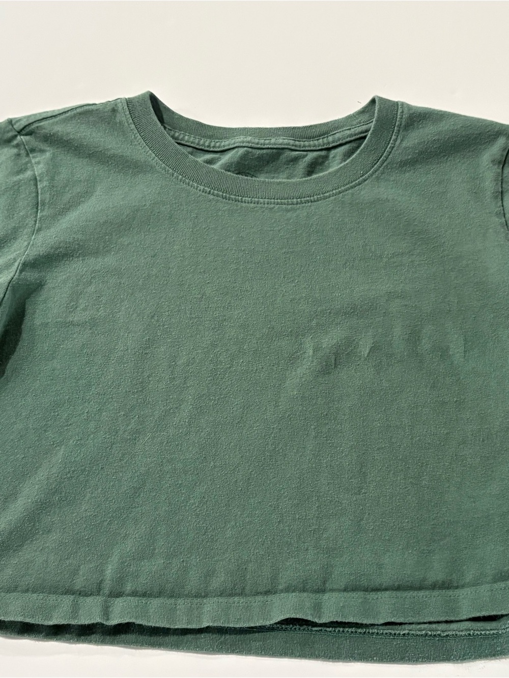 Urban Outfitters Women’s Short Sleeve Crop Tee in Forest Green size small